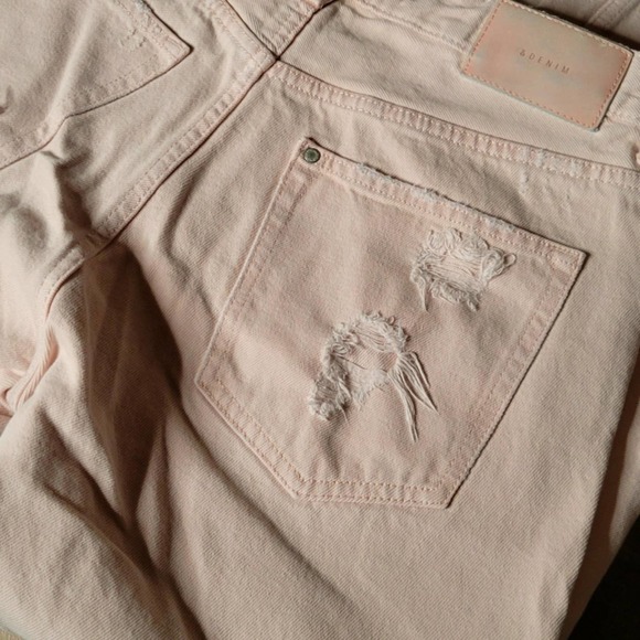 H&M Vintage Light Pink Distressed Mom Jeans - Picture 7 of 10